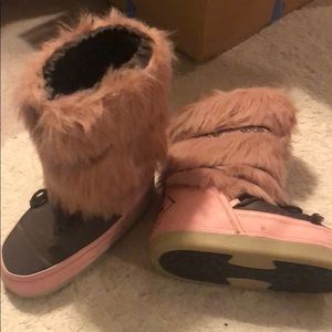 Esprit snow boots